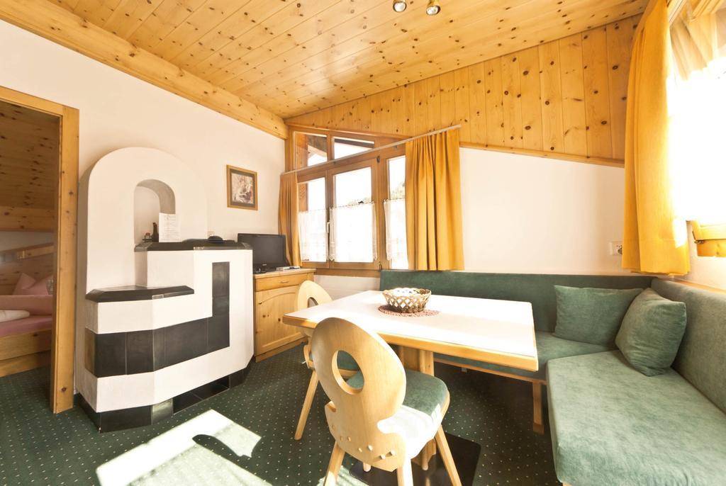 Appartement Laerchenhof Samnaun Quarto foto