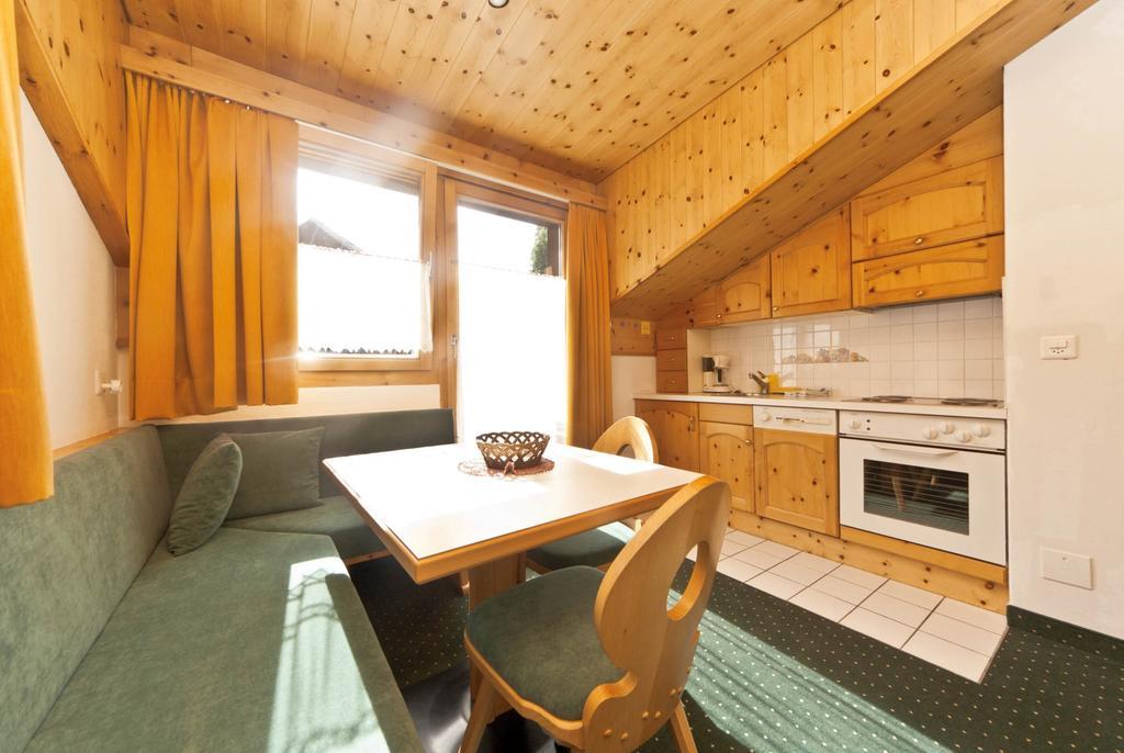 Appartement Laerchenhof Samnaun Quarto foto